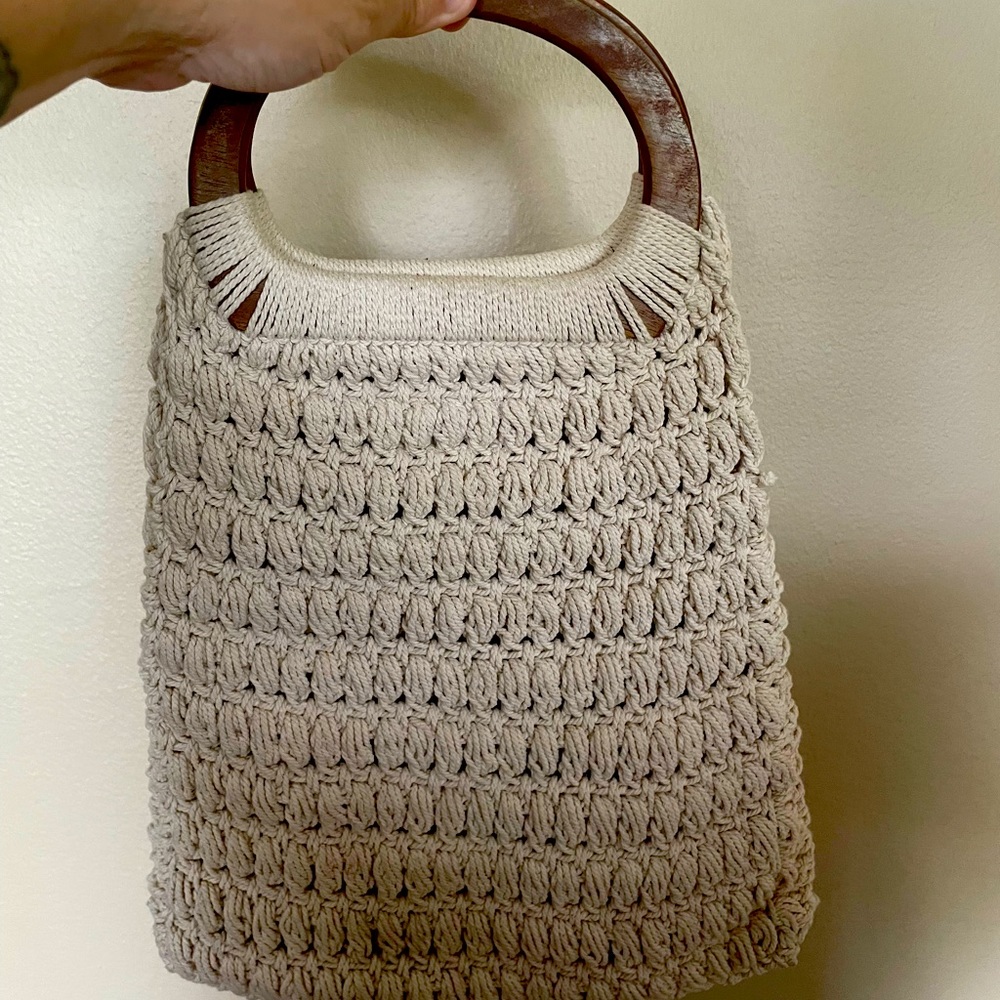 Beige knit handbag